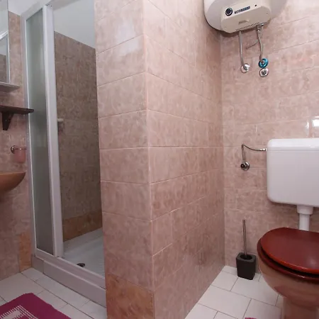 公寓 Darko 罗维尼